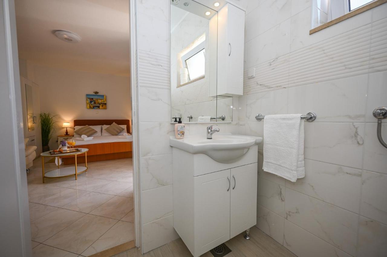 Beach House Poseydon Mlini Exterior foto